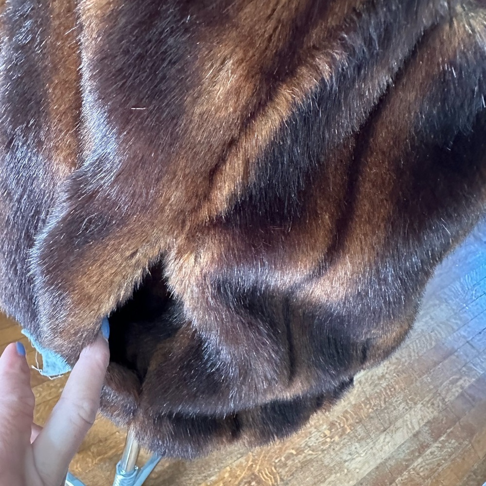 Ralph Lauren Brown Faux Fur Vest Timeless Elegance - Picture 8 of 8